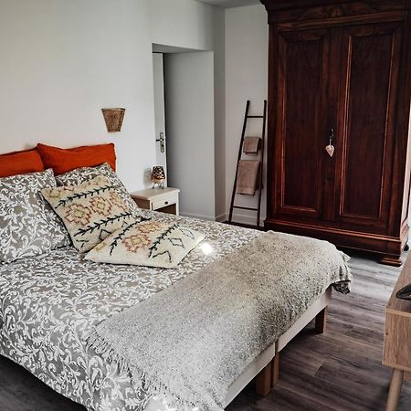 Bed and Breakfast Je Soigne Mon Assiette Saint-Laurent-d'Arce Экстерьер фото