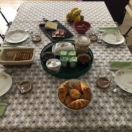 Bed and Breakfast Je Soigne Mon Assiette Saint-Laurent-d'Arce Экстерьер фото